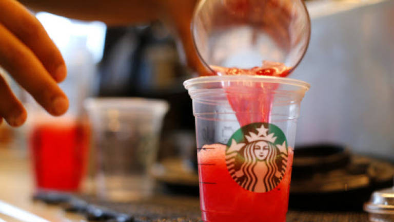 US woman sues Starbucks for US$5m over ice in cold drinks