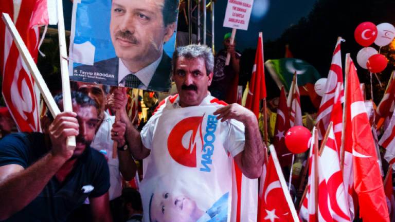 Huge crowds due at Turkish pro-democracy rally