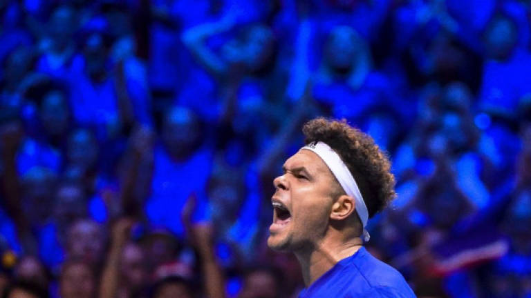 Tsonga downs Darcis to level for France