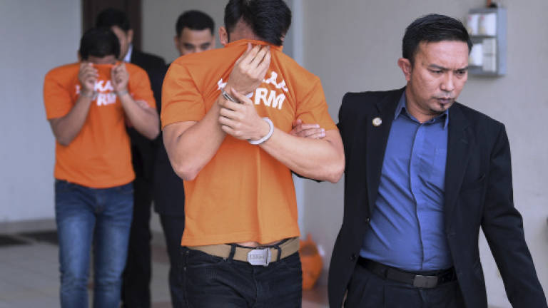 Remand for two police officers for alleged corruption