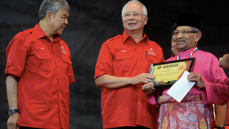 Umno's 'Melayu Terbilang' award for three distinguished Malay leaders