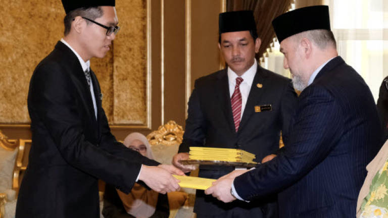 12 students receive scholarship from Agong