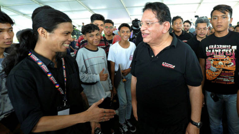 Tengku Adnan to chair meeting on social problems
