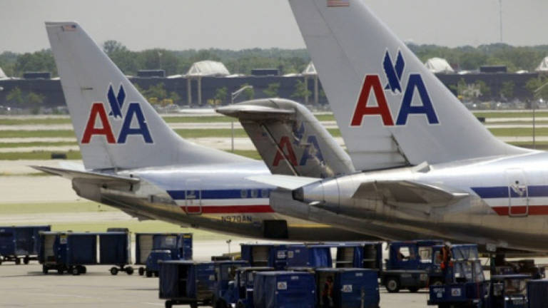 20 'minor injuries' after plane fire at Chicago airport