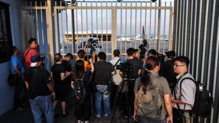 Reporters converge at Subang Skypark over 'Najib leaving' rumour
