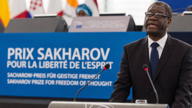Congolese doctor receives EU prize for helping rape victims