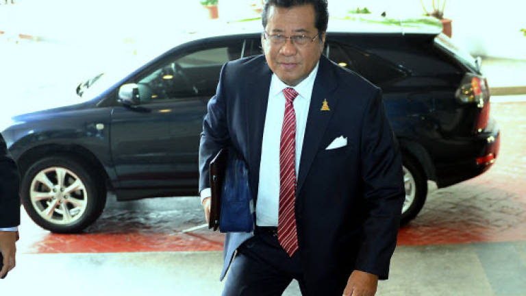 Selangor excos remain non-committal on support for Khalid