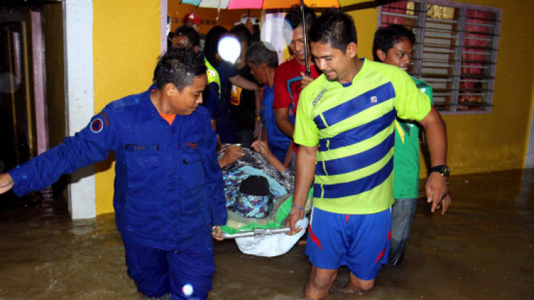 Flash floods hit several areas in Kubang Pasu