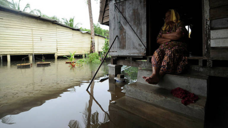 Water level rises in several locations in Kuantan