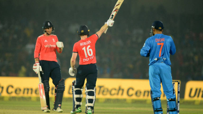 Morgan fifty gives England big win in 1st T20