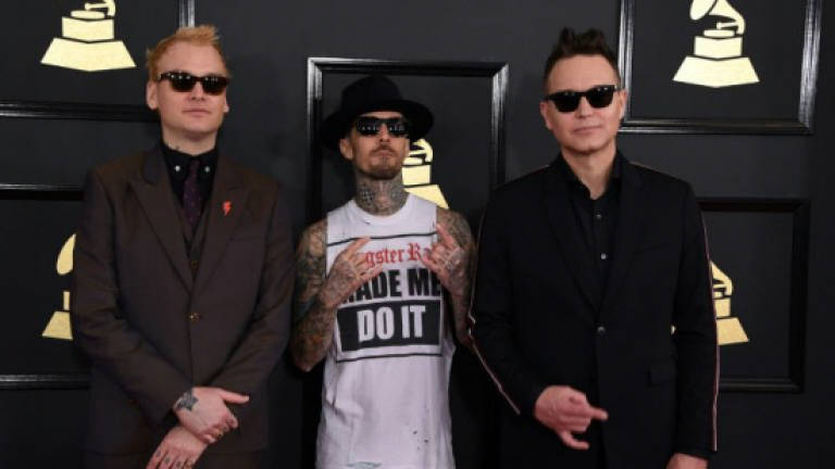 Blink-182 calls off shows after Linkin Park suicide