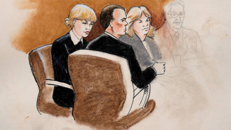 Bodyguard tells US court he saw DJ grope Taylor Swift