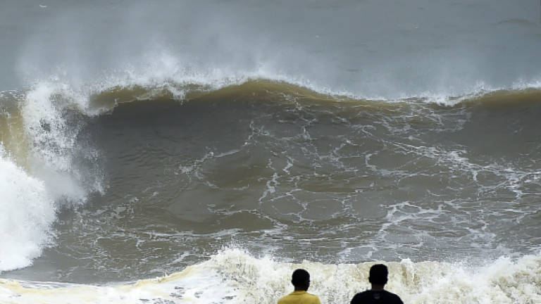 Storm kills at least seven in Sri Lanka