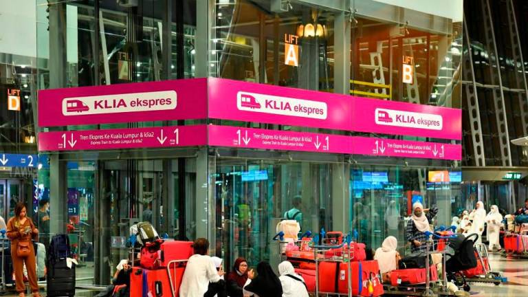 Filepix: A total of 380 prospective Hajj pilgrims were stranded at the Kuala Lumpur International Airport (KLIA) after being cheated by a travel agency/BERNAMAPIX