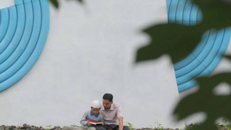 Indonesia marks tsunami 12 years ago with prayers