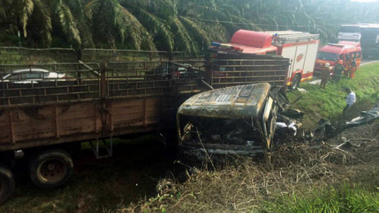 Two killed in lorry-trailer collision