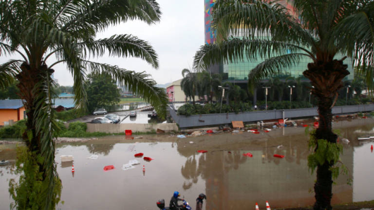 Flash floods wreak havoc in PJ