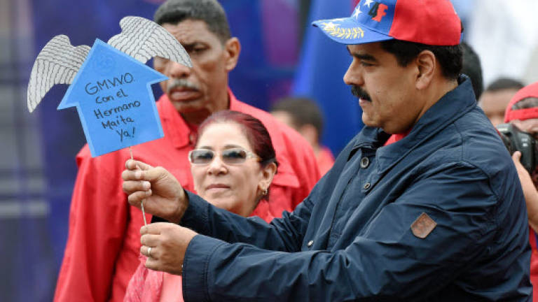 Nearly 2 million sign on for Maduro recall