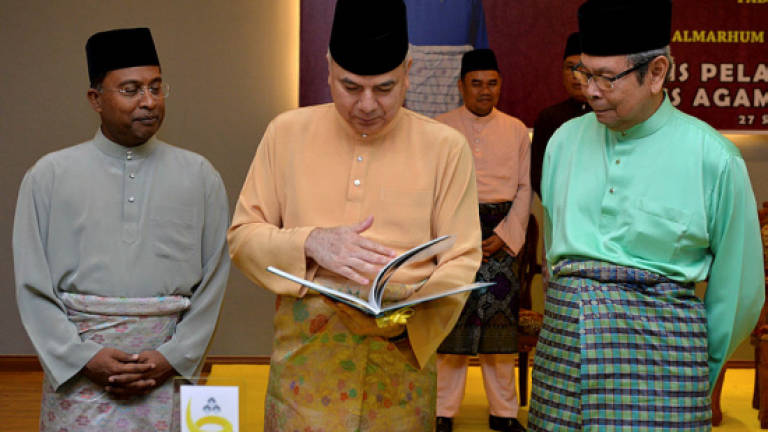 Beauty of Islam should be reflected by enforcement officers: Perak Sultan