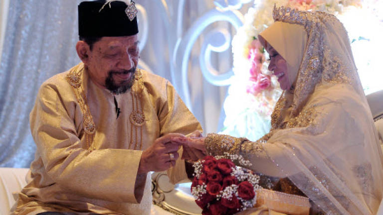 Singer A Rahman weds Fadilah Mansor Singer A Rahman weds Fadilah Mansor