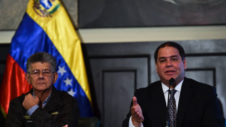 Venezuela delays announcing endgame of anti-Maduro referendum
