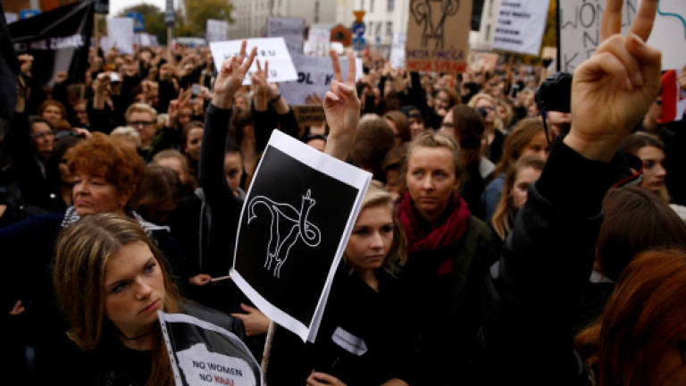 Polish parliament rejects abortion ban