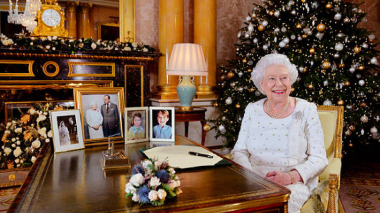 Queen praises terror-hit London, Manchester in Christmas message