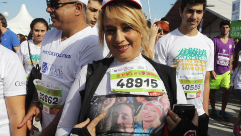 Lebanon runners race to show support for resigned PM