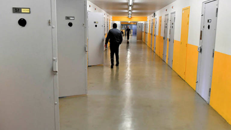 7 French prison guards hurt in new Islamist convict attack