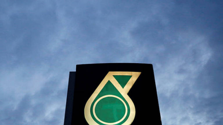Petronas in bid to claim all Malaysian petroleum resources