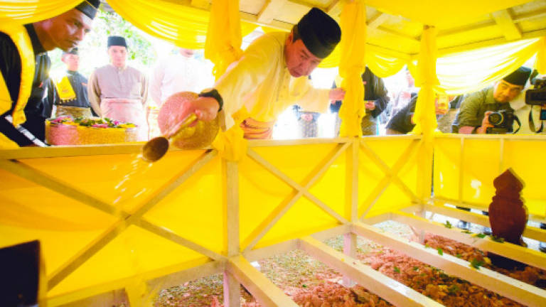 Tengku Puteri Sofiah laid to rest at Shah Alam Royal Mausoleum