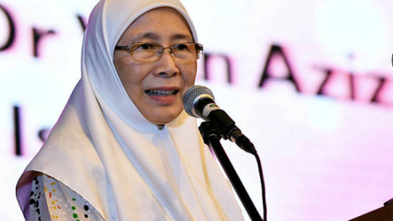 Wan Azizah says she is committed to ending child marriages