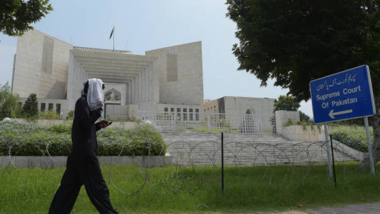Top Pakistan judges back controversial military courts