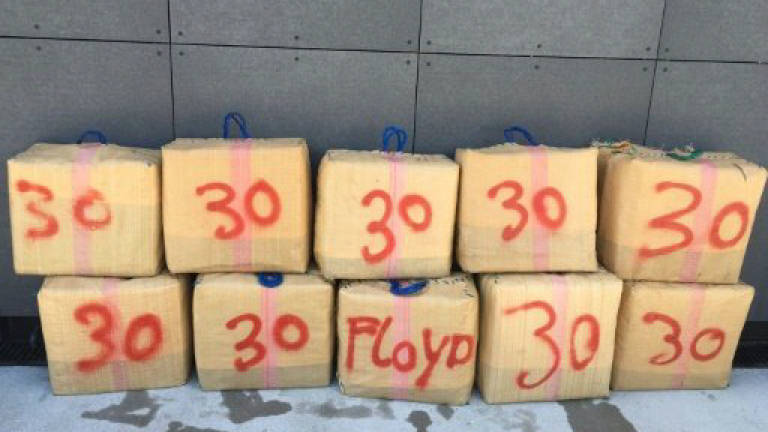 Spain, Gibraltar police seize hashish after high-speed boat chase