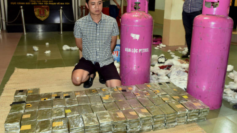 Vietnam seizes heroin, precursors in major drug blitz