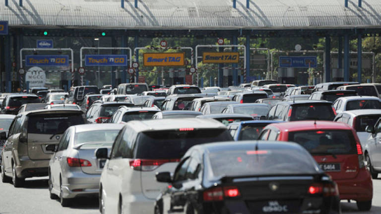 Raya exodus: Traffic slow from Bukit Beruntung to Taiping
