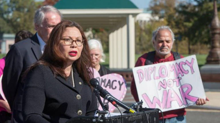 Tammy Duckworth: US warrior-lawmaker to break ground as Senate mom