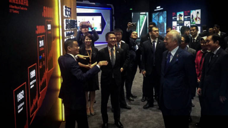Najib makes brief stopover at Hangzhou to visit 'Alibaba'