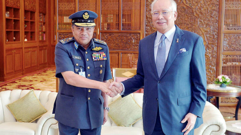 Najib receives farewell visit from RMAF chief