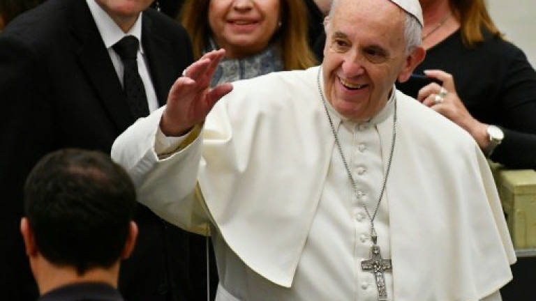 Pope likens scandal-seeking media to excrement lovers