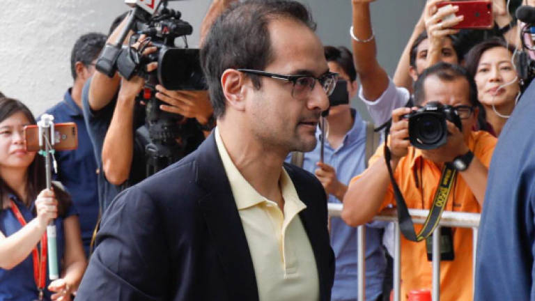 Riza Aziz grilled by MACC for 9 hours
