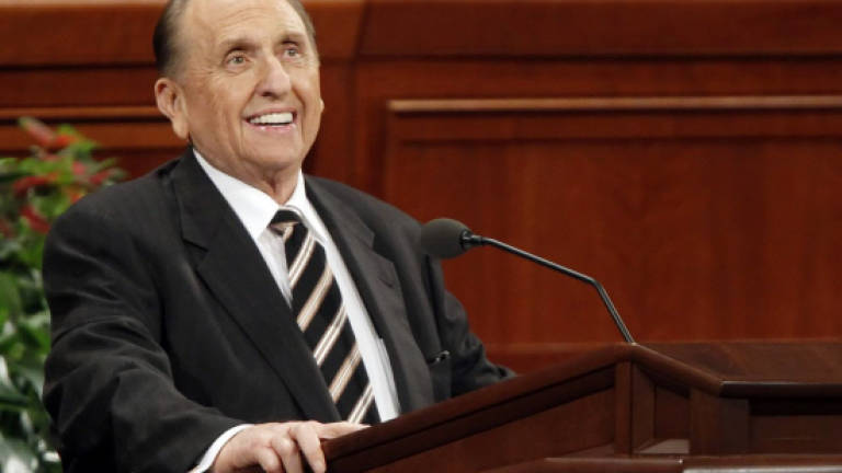 Thomas Monson, head of Mormon church, dies aged 90