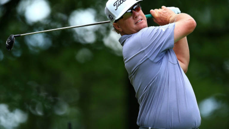 Hoffman grabs one-shot lead at Canadian Open