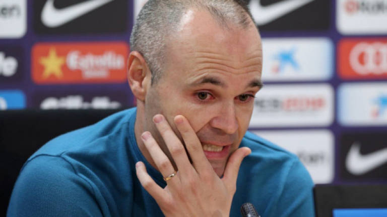 Chinese club denies move for Barca star Iniesta