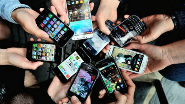 Number of mobile phone users will surpass 5 billion in 2017