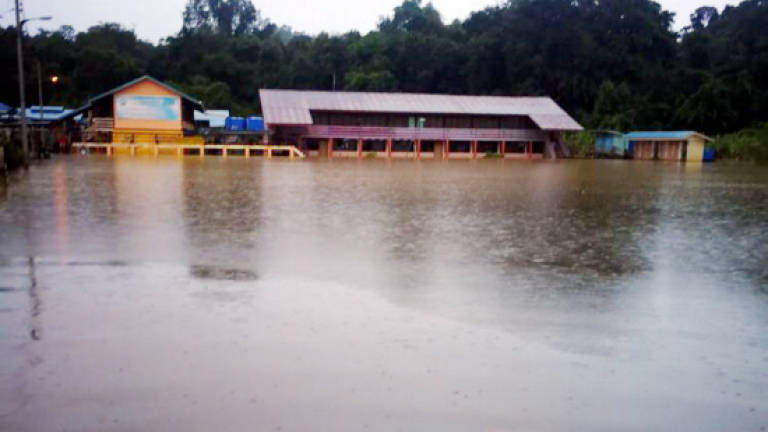 Flash floods hit Miri