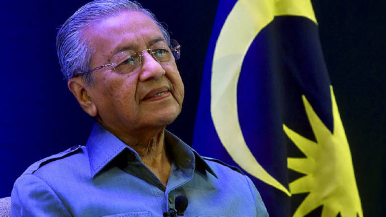 Dr M calls upon people to support PH government
