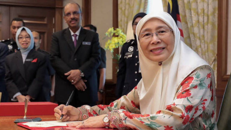 Wan Azizah aims to be a role model for women