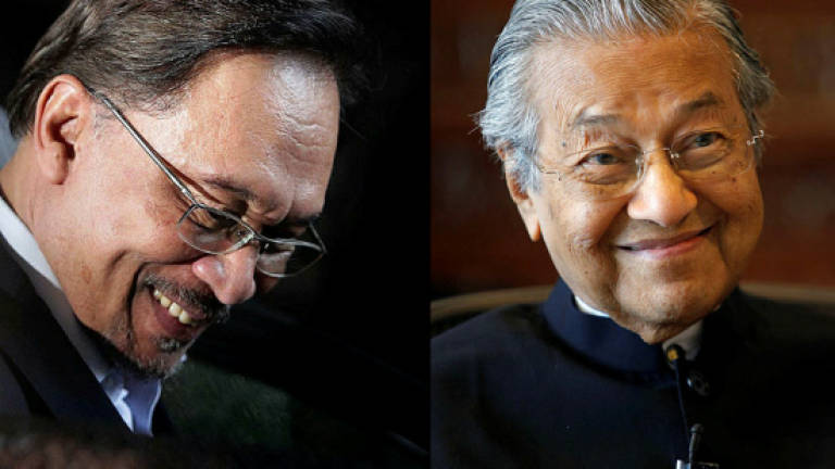 Tun Mahathir barred from visiting Anwar