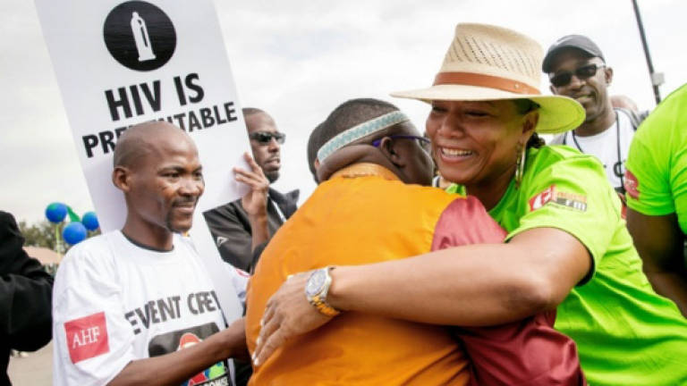 Queen Latifah, grannies join mass anti-AIDS rallies in S. Africa
